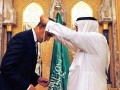obama-gets-bling-from-king-4